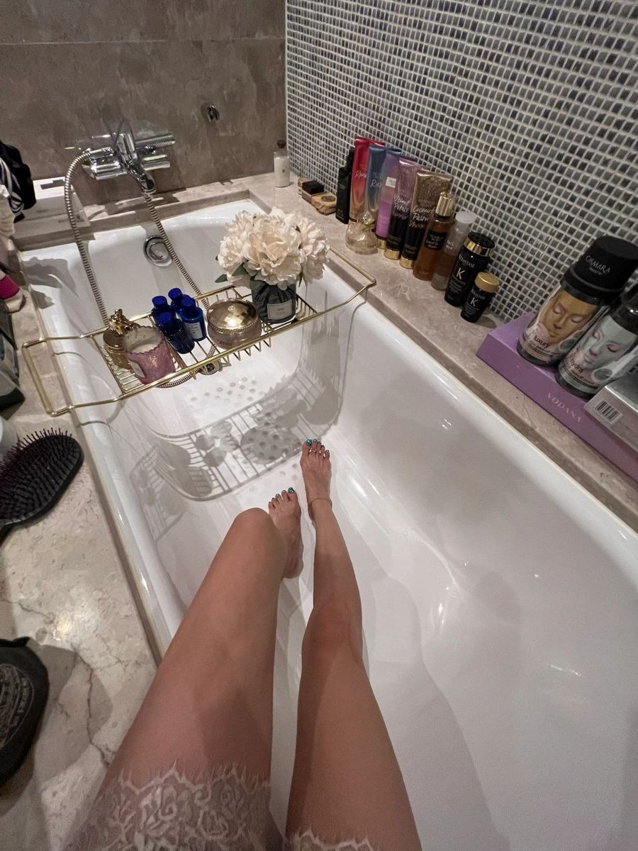 gresciia's tweet image. Frequent photos just want to look at youth in the future