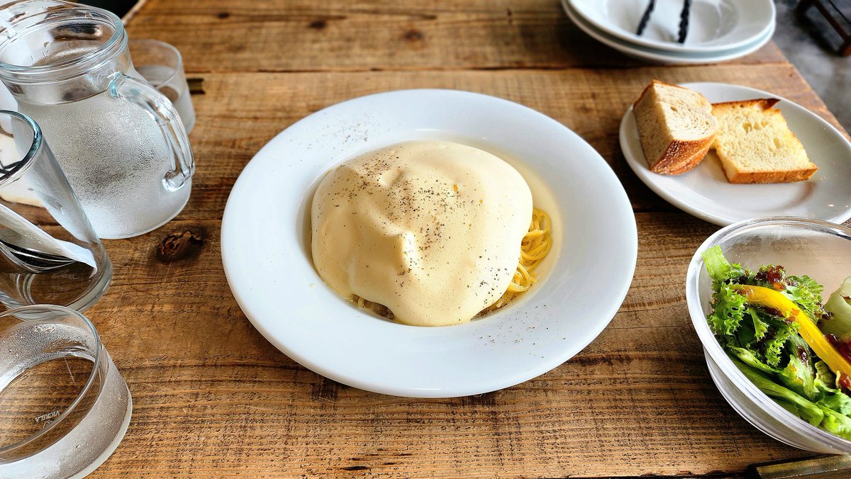 neco9317's tweet photo. Conoksでランチ
特製カルボナーラはフワッフワのクリーム泡がパスタに絡んで濃厚なのにしつこくない新食感😋
ほうじ茶パフェはきな粉とあんこもたっぷりで大満足
人気のバスクチーズケーキは間違いない!まったりとしたチーズケーキ好きにはたまらんやつ!!
#福山
#福山ランチ
#Conoks https://t.co/GOHdQw0yjr