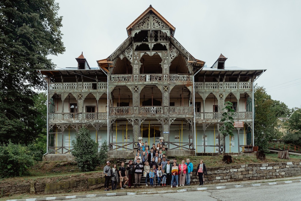 daria_pirvu's tweet photo. Studiogovora anunță "Zilele Arhitecturii Balneare la #Govora"
10 - 13 august
https://t.co/gY4tNfDDz8 https://t.co/8BGIJ1NL2O