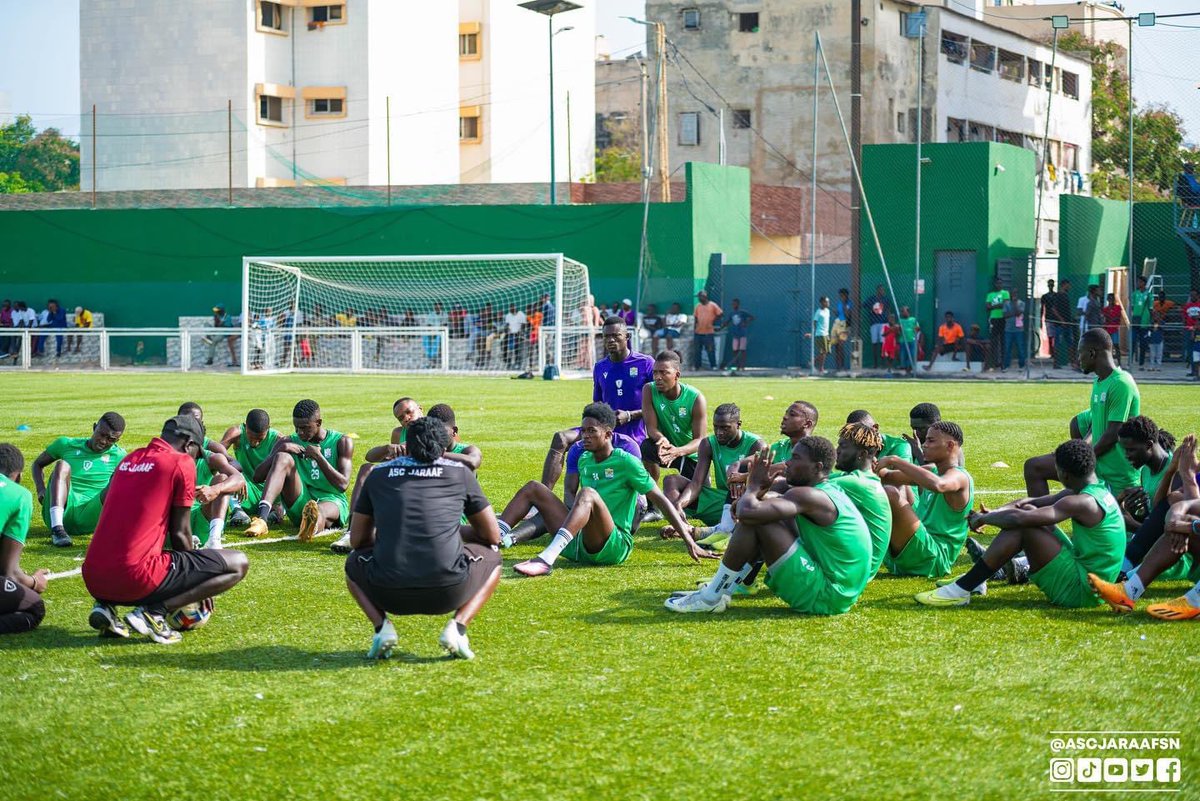 Retour en images sur la séance d'entraînement hier à l'Ecole Médine.
La joie et l'enthousiasme étaient au rendez-vous de cette séance qui s'est déroulée en la présence de nos fidèles supporters.
#EnRouteVersLa16éme
#NdamRekInchallah