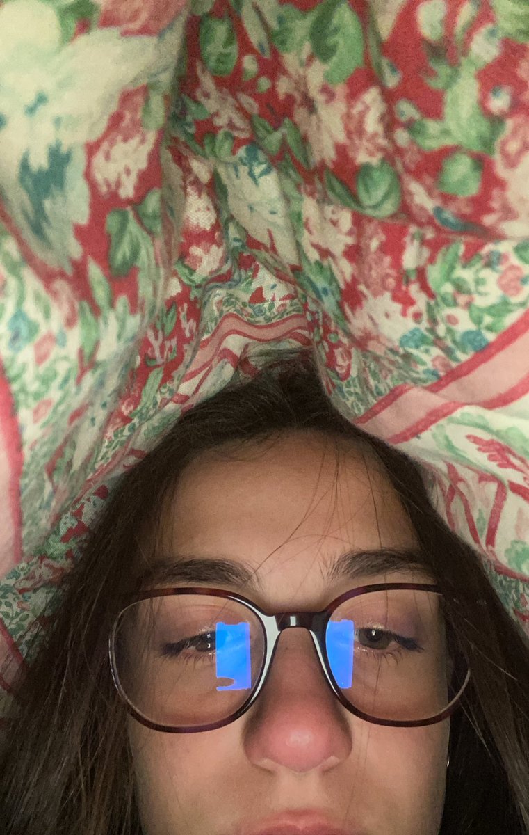 gggaietta_'s tweet photo. io quando ascolto folklore e parte cardigan subito dopo august https://t.co/ANfFeVFkbk