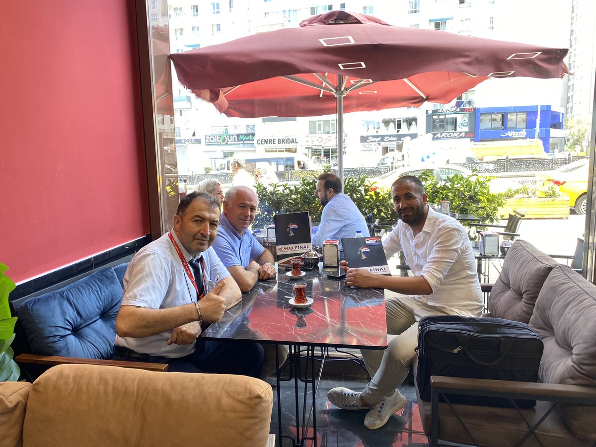 cemaletinyesil's tweet photo. SATARSA CEMALETTİN YEŞİL SATAR
KİRALARSA CEMALETTİN YEŞİL KİRALAR 
Lisanslı Gayrimenkul Profosyoneli
0 554 110 99 83
@remaxfinal #satılıkdaire #kiralıkev #satılıkev #emlak

Beni INSTAGRAM dan takip edermisiniz
➡️  https://t.co/skG5LugzxZ

Wep sayfam 
➡️ https://t.co/dtwmKm3Ro7
. https://t.co/EUCcwHaL2p