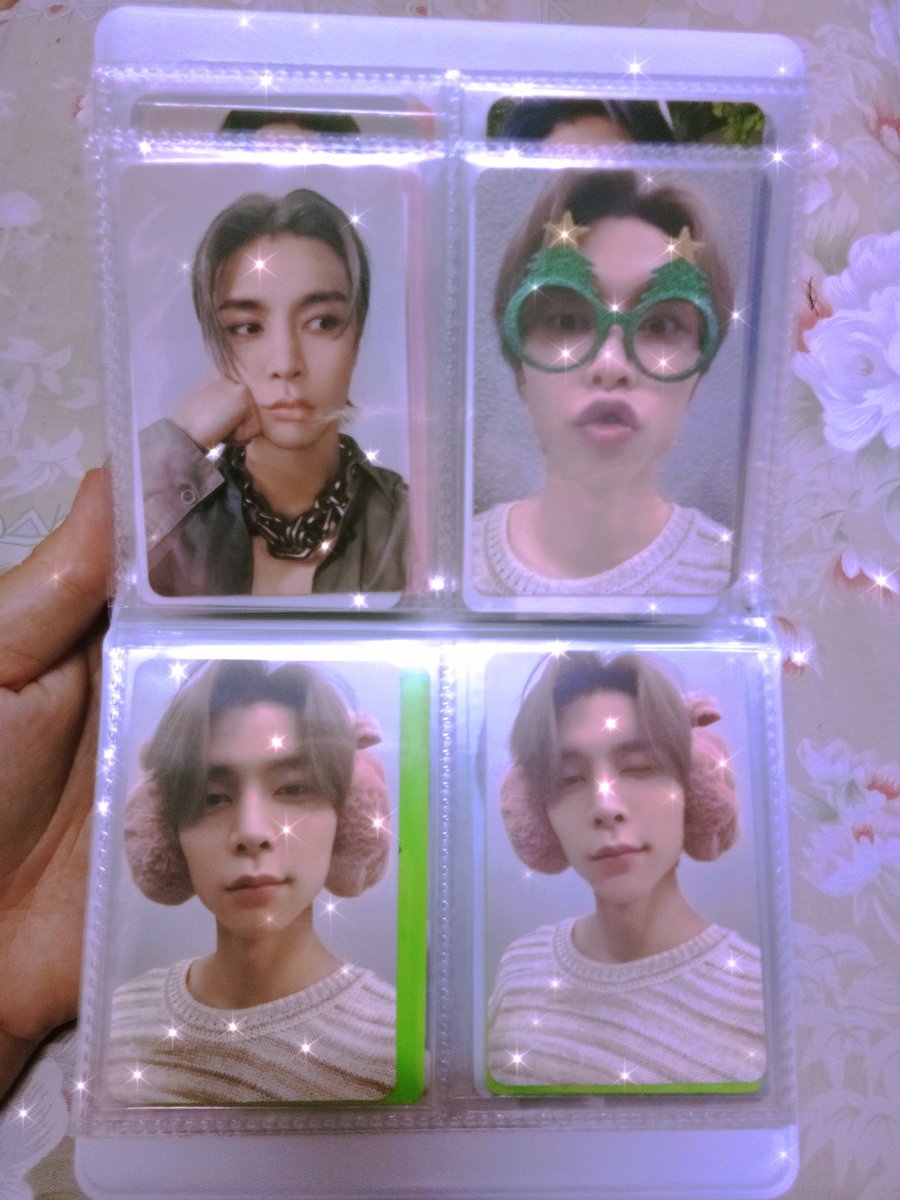 S2_ukj0422's tweet photo. ได้รับcollect bookแล้วนะคะ มาถึงอย่างปลอดภัย แพคใส่กล่องมาอย่างดี ห่อมาน่ารัก ลองใส่การ์ดแล้วแบบครบทุกช่อง ก็ยังทรงสวยเหมือนเดิม ช่องใส่ดีมากไม่ดูดการ์ด ชอบมากเลย ใครอยากได้collect bookสวยแถมคุณภาพดีแนะนำเลย ขอบคุณนะคะ ขอให้คุณมีแต่เรื่องน่ารักๆที่ทำให้ยิ้มได้นะคะ 🙏💖 #rvtolazy https://t.co/93oNtVMmNN