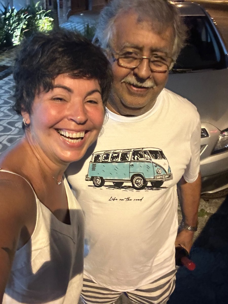 Meu pai querido, Seu Antonio (que mora em Itanhaém), e que só me ensinou coisas boas, a gostar dos Beatles e de cachorros, a andar de moto e estar sempre perto da praia. Amo vc paiê! Saúde ! #bdsp