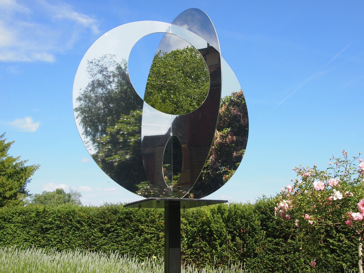📅 There's less than a month to go until Art in the Garden returns to The Savill Garden. 🎫 All the art is available to purchase, and the exhibition is included with an entry ticket to The Savill Garden: windsorgreatpark.co.uk/art @visitwindsor @theGreatWestWay @MyRoyalBorough