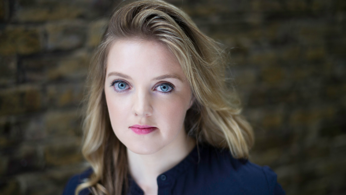 Toi toi toi to @rowan_pierce who performs the role of Belinda in Dido and Aeneas with Den Ny Opera in Esbjerg, Denmark! Begins tonight: 🎟️dennyopera.dk/forestillinger…