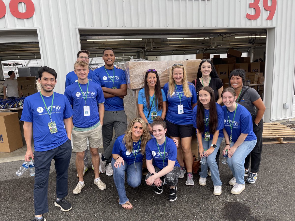 rohana_meade's tweet photo. So incredibly proud of our crew at β¦β¦@syntechusaβ© ! This RVA based team packed over 2000 backpacks at the Ultimate Backpack Supply Drive yesterday. #WeDoGoodWork https://t.co/ALSIN5w5Rk