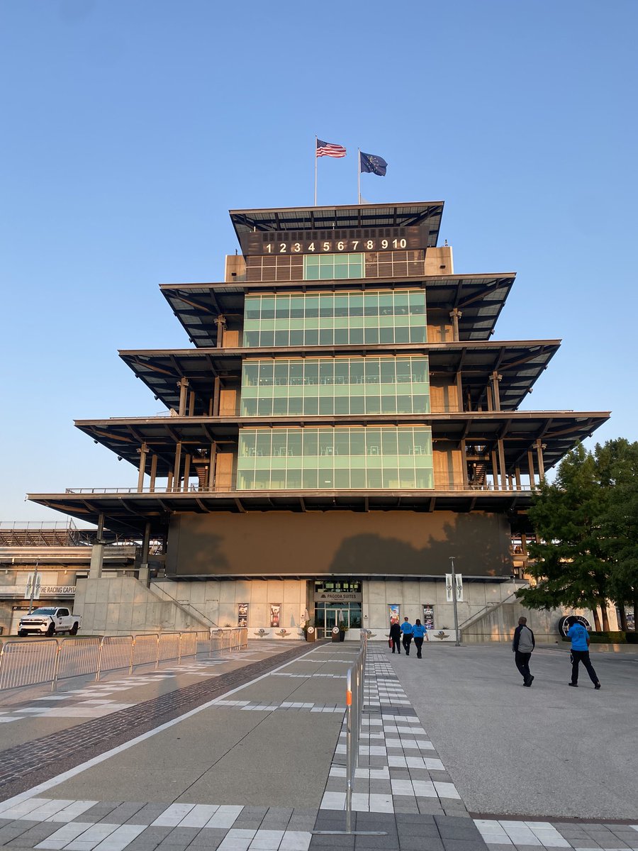 SierraHigniteTV's tweet photo. Itβs a beautiful day for racing ποΈπ
#BrickyardWeekend kicks off today!
We are live with @jdouglas4 at 7:30 on @FOX59
@IMS https://t.co/uYAi9DUDlP