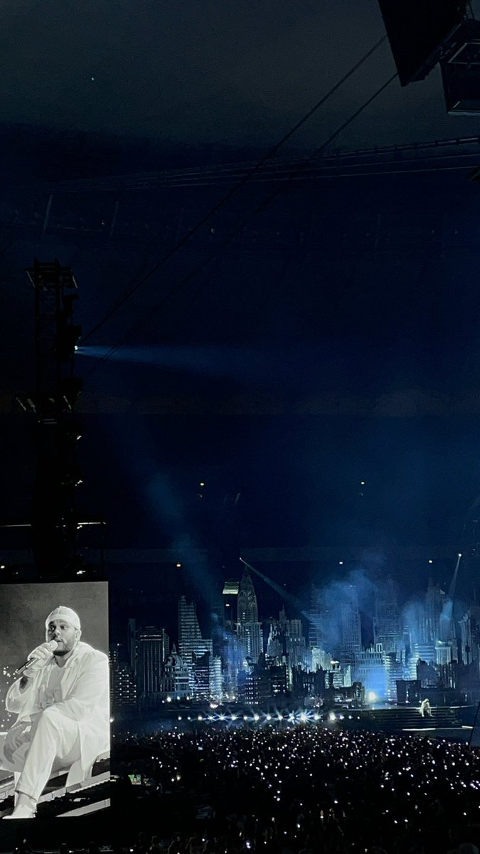 wyniessmieci's tweet photo. take me back… #TheWeekndPoland https://t.co/CzzJefeyqZ