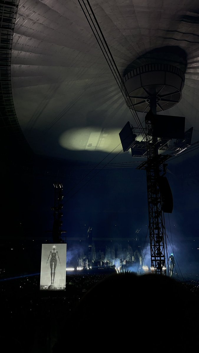 wyniessmieci's tweet photo. take me back… #TheWeekndPoland https://t.co/CzzJefeyqZ