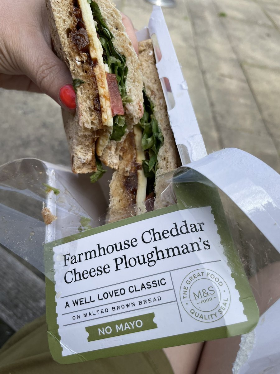 DanseusedeTango's tweet photo. More London treats #memorylane #ploughmanslunch #99flake #softice https://t.co/F2wNTMcO3b