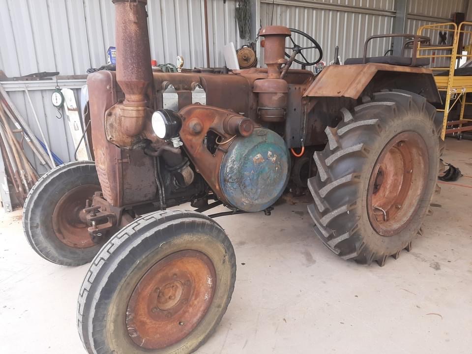 CappsControl's tweet photo. Check us out at Trangie Truck &amp; Tractor Show 19/8  23/8 we’ll bring a truck, tractor 2 stroke combo up for some fun. See you there!
#remotegraindoor
#tipperremote
#remotesfortrucks #truckies #farmers #agriculture
#farmingequipment #wirelessremotes
#wirelesshoistremotes #graindoor https://t.co/WjIENnwFvm