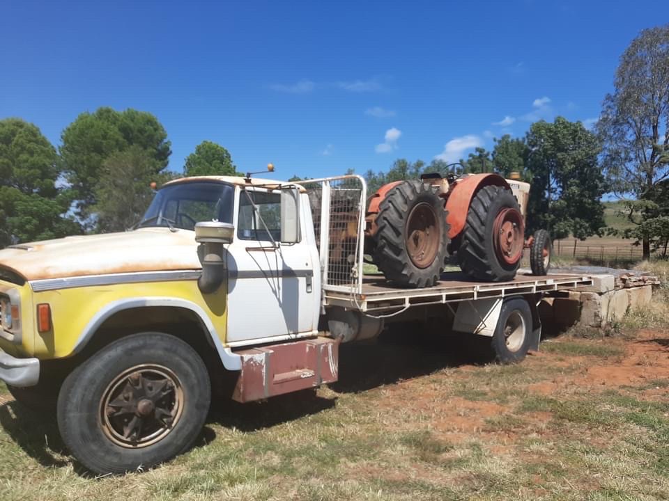 CappsControl's tweet photo. Check us out at Trangie Truck &amp; Tractor Show 19/8  23/8 we’ll bring a truck, tractor 2 stroke combo up for some fun. See you there!
#remotegraindoor
#tipperremote
#remotesfortrucks #truckies #farmers #agriculture
#farmingequipment #wirelessremotes
#wirelesshoistremotes #graindoor https://t.co/WjIENnwFvm