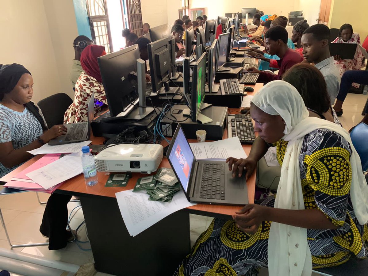 imsas_sn's tweet photo. Ce 11/08/2023 s'est tenu dans nos locaux la 2ème journée des examens de certification des (CPS) en Infographie et Maquettiste.
Ces certifications entrent dans le cadre du programme "xüyu Ndaw ni" volet formation financé par le @3FPT
#IMSAS-3FPT-DECPC. https://t.co/jcDyv5n8vZ