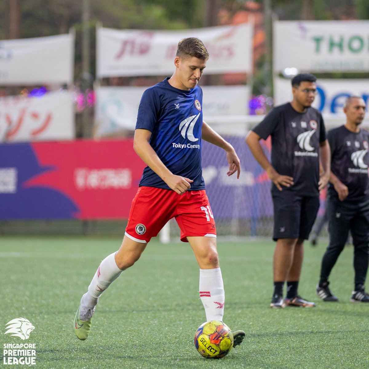 SGPremierLeague's tweet photo. Victory for Albirex against Tanjong Pagar tonight will see them seal back-to-back #SPL titles! Score predictions? #TPUALB
LIVE β‘οΈ YouTube (https://t.co/cGaGNDhjbL), meWATCH (https://t.co/fHQKsnZydU), Singtel Ch 111, StarHub Ch 202 https://t.co/bkAohTrRWi