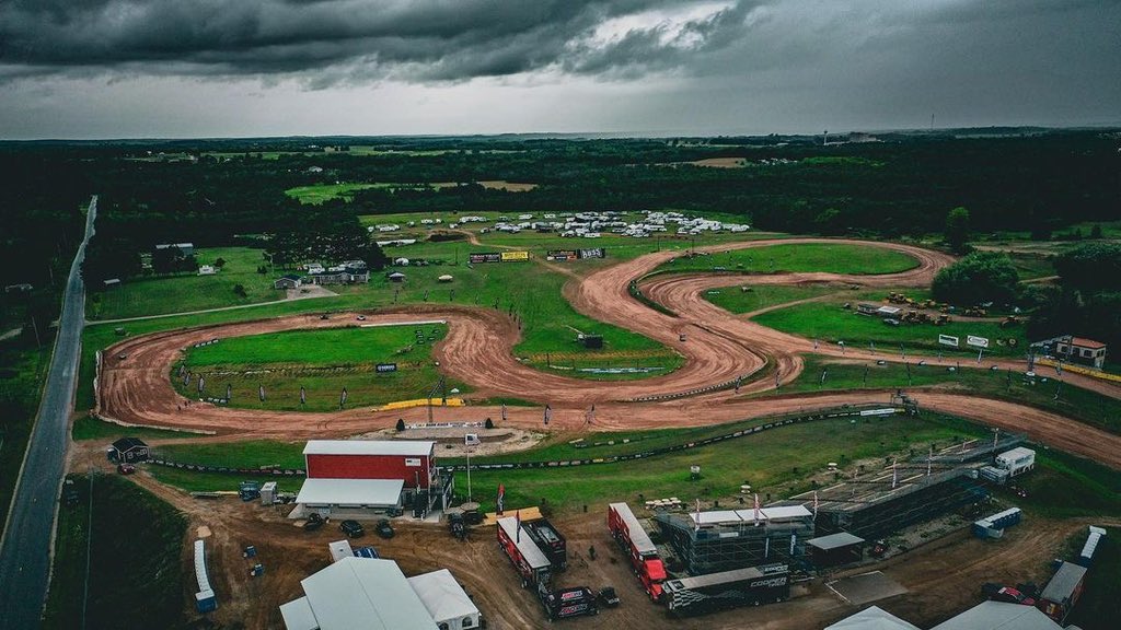 She is a beauty. 🌹 Bark River International Raceway  

📸 Impulse Media 

#champoffroad #amsoiloffroad #offroad2023 #shortcourse #barkriver #michigan