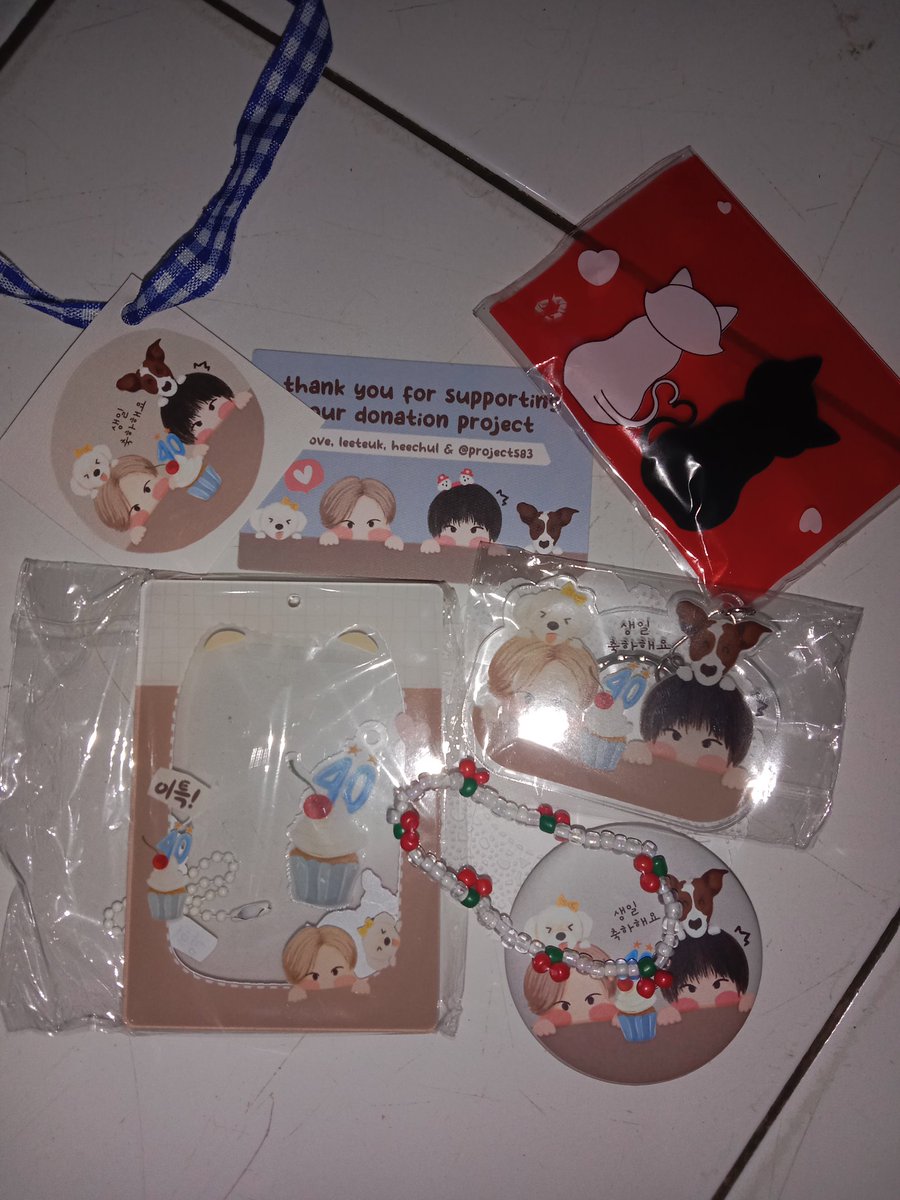 HAPPY MAIL FROM <a href="/yeheehyuk/">ꜰᴀʀ 💙🧚‍♀️</a> dan <a href="/projects83/">Leeteuk - Heechul🎈🎂</a> 

For the first thanks to kak <a href="/yeheehyuk/">ꜰᴀʀ 💙🧚‍♀️</a> yg udah ngadain GA-nya huhu🥹,
be happy n stay healthy hihi🫶🏼🫶🏼🫶🏼, Dan jujurly packagingnya ini gemessss bgtttttttt😍😍😍😍