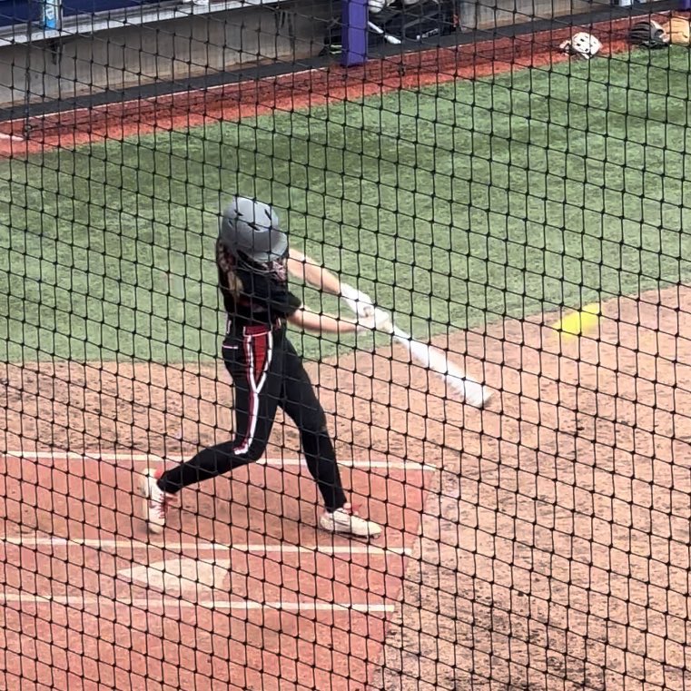 julesfigurelli's tweet photo. Learned so much at the University of Washington Softball camp this week. Thank you @CoachTarr and @lglasoe and the rest of the staff at UDub! Can’t believe I was playing in the same spot as @SisBates22 #MightyAreTheWomen @UWSoftball @ILimpactFP @DIPT4SPORTS @KaitlynHedgerrr https://t.co/ahT7XuYZeG