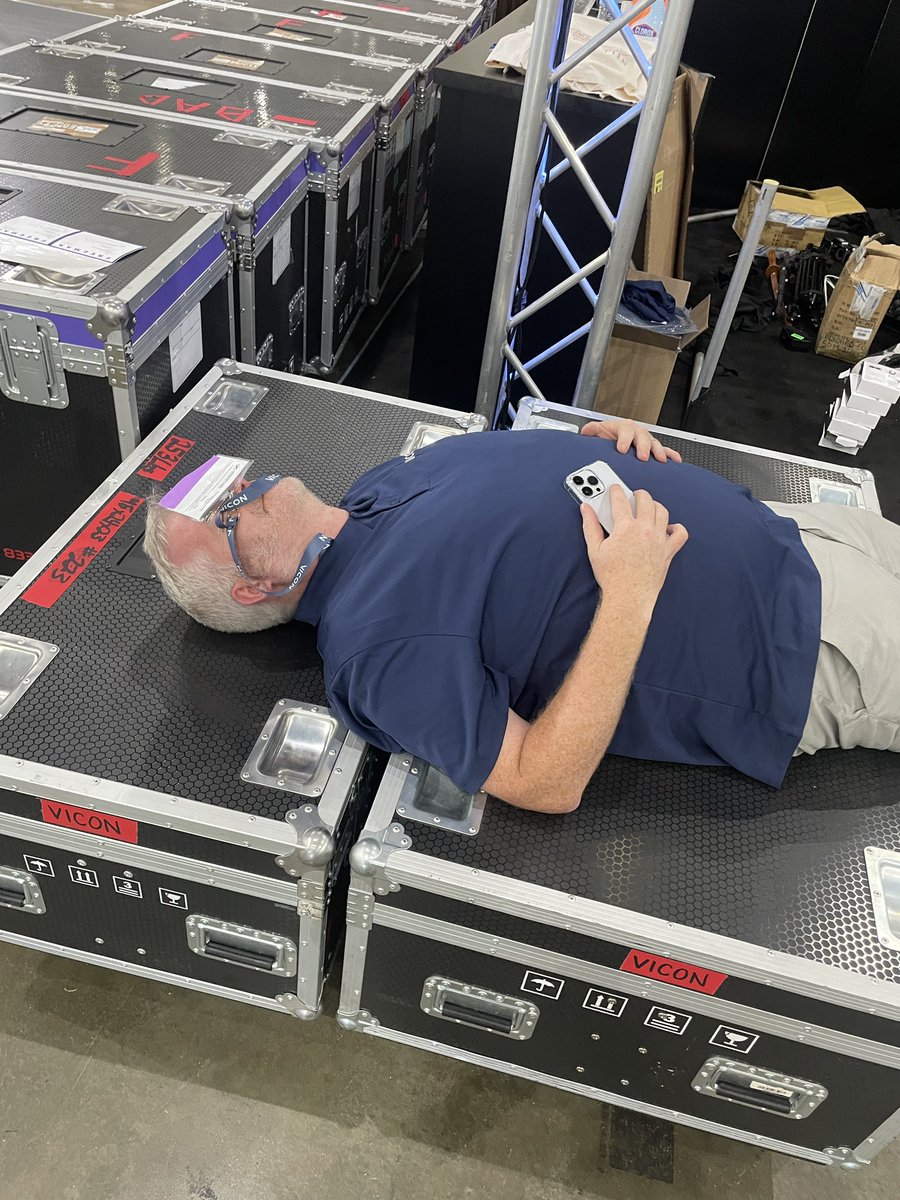 #completeditmate <a href="/siggraph/">ACM SIGGRAPH</a> 

There will be some amazing stats to share soon, the line never stopped for all 3 days! 

Amazing to get highlighted   forbes.com/sites/charlief…

<a href="/vicon/">Vicon</a> and <a href="/VisitDreamscape/">Dreamscape</a> booth experience #markerless #clockworkforest 🕰️ 🐇 🌲