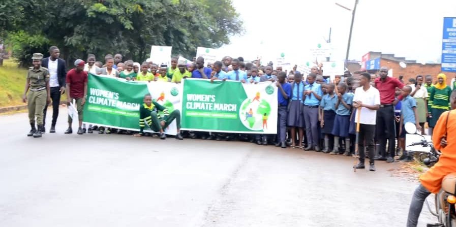 Fridays4FutureU's tweet photo. We go to the streets because we're left with no choice.
We have spoken but leaders are not  listening. 
We will not STOP until real #ClimateAction is taken.
#fridaysforfuture #womensclimatemarch https://t.co/wCmcVimvA0