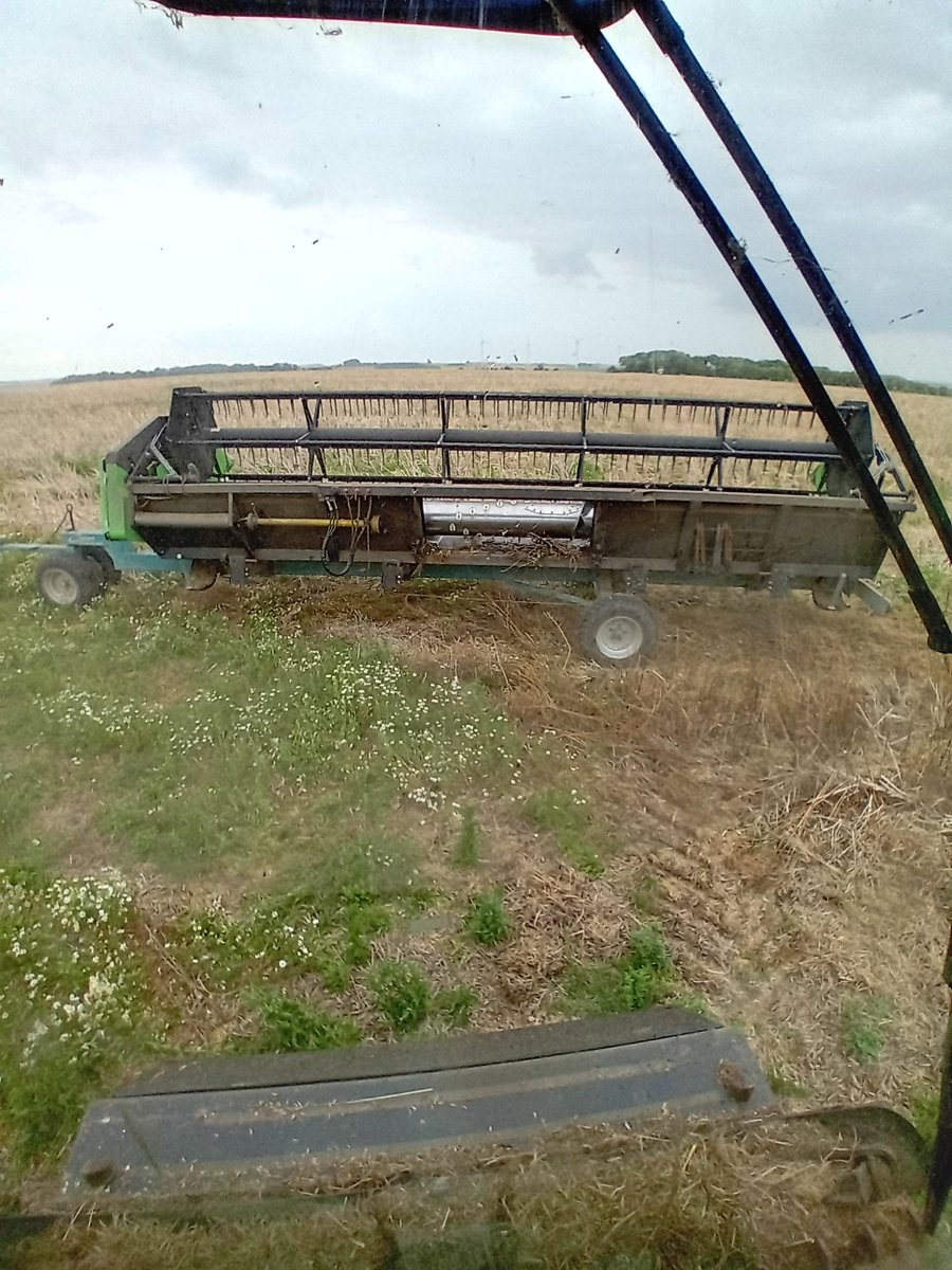GuyotVincent02's tweet image. #Tweetlive : il 🌧 , #moisson2023 pas finie