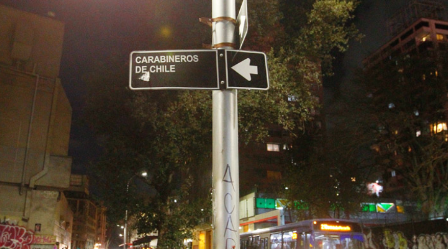 #ALERTA🚨| Indignación: Vecinos de Santiago centro critican idea de concejala comunista de cambiar el nombre a la calle Carabineros de Chile.

La concejala comunista de Santiago, Virginia Palma, planteó la idea de cambiar el nombre a la calle Carabineros de Chile por la de