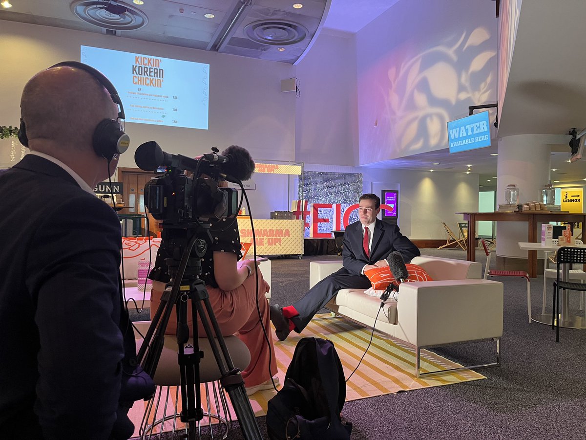 LauraAlderman_'s tweet photo. On tonight's @STVNews at Six 🎭
We meet the performers poking fun at politicians past and present in this years Fringe. Including @Dom_theplay, @TonyRockOpera &amp; @NewsRevue 
🎥We'll also be live at @ThePleasance with comedian @RosieisaHolt https://t.co/hHt0F39XUI