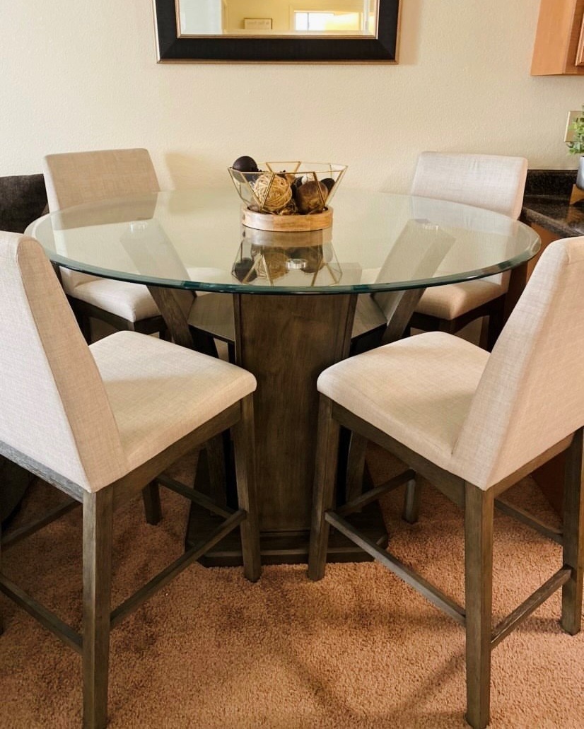 morfurniture's tweet image. Classic simplicity in modern spaces featuring the Dapper Counter Height Dining. #counterheight #diningrooms

Shop The Dapper Counter Diningcur.lt/zmi5fs1mi
