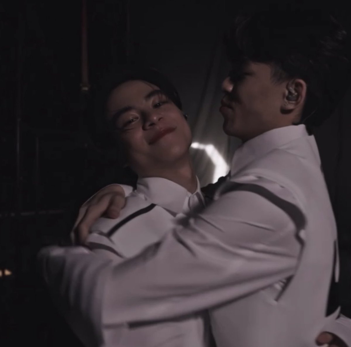 bloomininheart's tweet photo. ม้าคโป ฮือ น่ารักโว้ย y————-y 😭😭😭

#MARCkris #APOwachirakon 
#789FINALSTAGE #789SURVIVALTHEFINAL https://t.co/MLnmT2U4JT