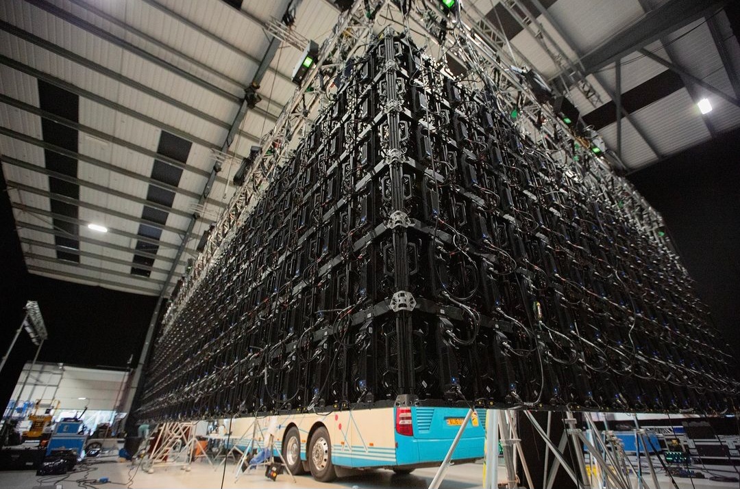 drivingplatesuk's tweet photo. @drivingplatesuk supplied the 360 degree background driving plates for the coach driving scenes in Heartstopper Season 2 on Netflix filmed at @80sixltd #dop Simona Susnea @NetflixUK @see_saw_films @illuminatrixLDN @Heartstopper_TV #Heartstopper2 #virtualproduction @disguise_one https://t.co/pf8PzzBCt6