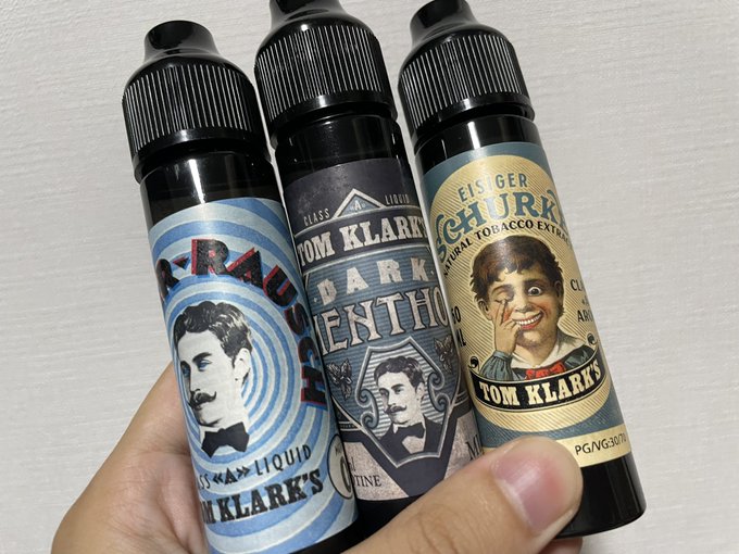 最近のマイブームは真ん中のダークメンソール 常時吸えるくらいウマい 雨上がりの森みたいなハーブの香りで甘くなくてクセは強め 好きな人はとことん好き https://t.co/NlvGLoo4a4<a href="/tag/nintendoswitch"class="tags"><span>#nintendoswitch</span></a><a href="/tag/splatoon3"class="tags"><span>#splatoon3</span></a><a href="/tag/%E3%82%B9%E3%83%97%E3%83%A9%E3%83%88%E3%82%A5%E3%83%BC%E3%83%B33"class="tags"><span>#スプラトゥーン3</span></a>