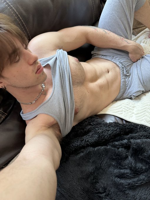 I move my hand in the comments 🤥 https://t.co/bD3YkhtN7L