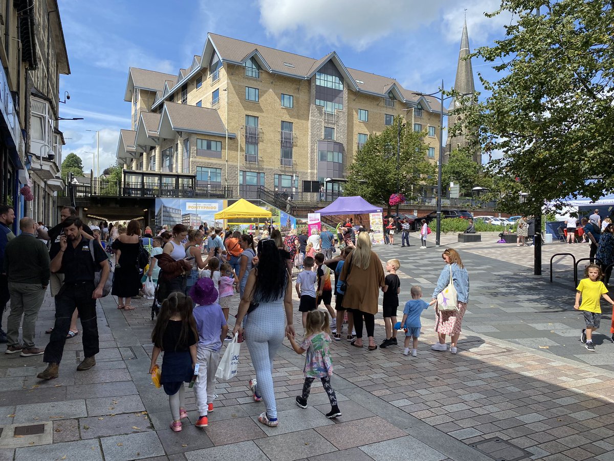 Great day down the Quarter, huge thanks to @YourPontypridd @RCTCouncil and @PontyTC for organising a lovely and free event. Shows the amazing potential of the space and we look forward to working with you all to drive things forward! Diolch! See you next Friday! @MarthasHomestor