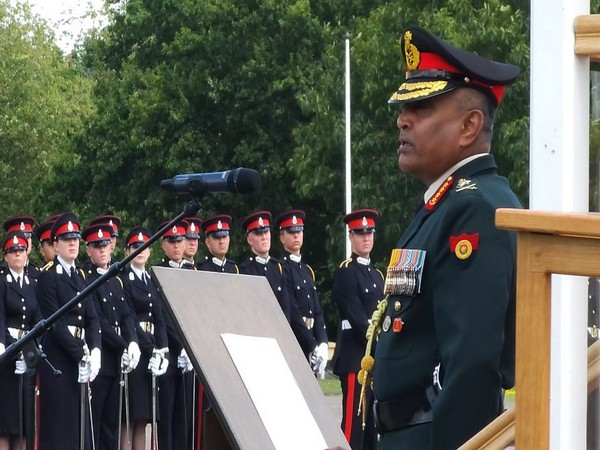 Army Chief Gen Manoj Pande reviews commissioning of 185 officer cadets at Sovereign’s Parade in UK

Read @ANI Story | aninews.in/news/world/eur…
#ManojPande #UK #SovereignParade