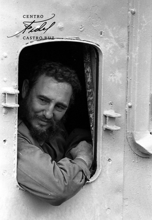 #Fidel:'No se imaginen, por favor, que estoy concibiendo un mundo idealista, imposible, absurdo. Estoy tratando de meditar sobre lo que puede ser un mundo real y un hombre más feliz'. #NuestroFidel #97Aniversario #FidelVive