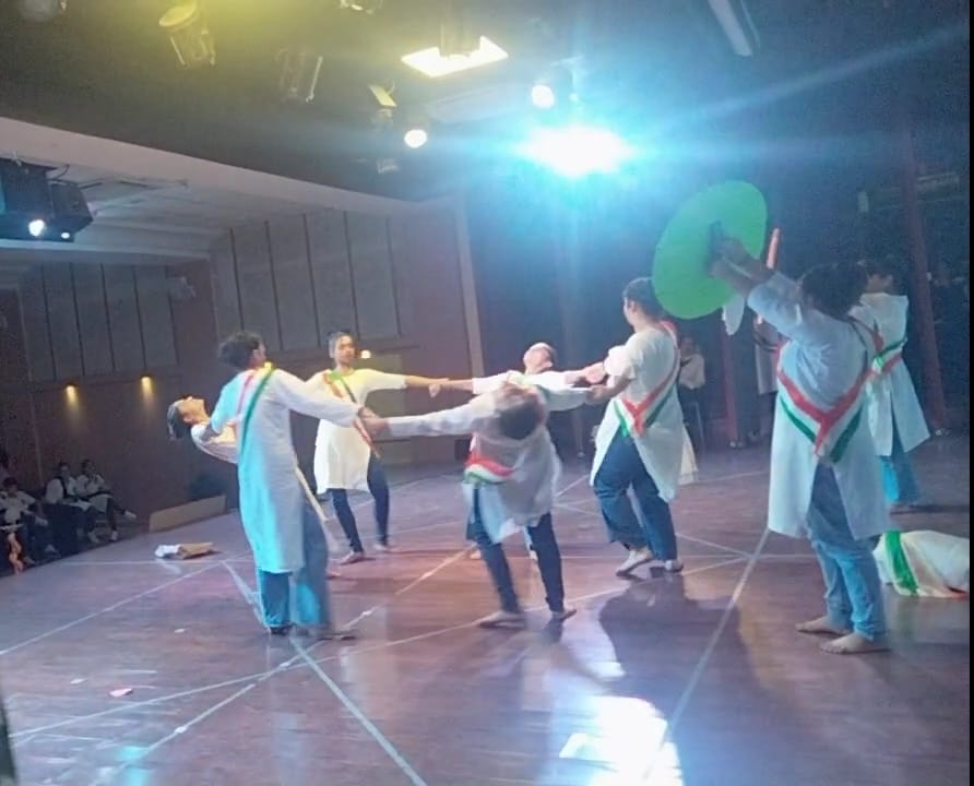 SchoolEduChd's tweet photo. #MeriMaatiMeraDesh
@BhavanCHD
@ShriAurobindo
Dramatics, performances
@SchoolEduChd
#Activity3
@PMOIndia
@EduMinOfIndia
@YASMinistry
@ianuragthakur
@MinOfCultureGoI
@chandigarh_admn
@PurvaGarg9
@HPSBRAR
@MCChandigarh
@ChandigarhCmc https://t.co/cuLTzCLAgv