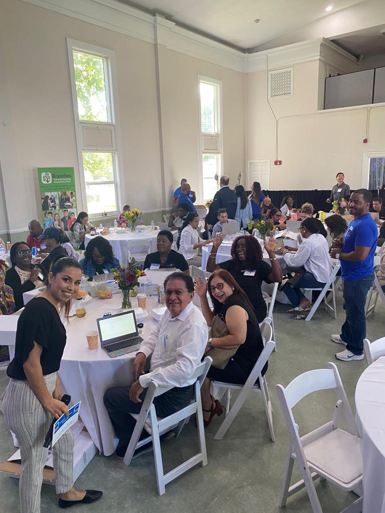 BranchesFL's tweet photo. Thank you to @visa for donating 650 Google Chromebooks to Branches’ families, students, financial coaching participants and more. Today @visa along with @human_i_t also hosted an event for a few of Branches’ Micro-Business owners to celebrate! #digitalempowerment https://t.co/rN5KBtxGpC