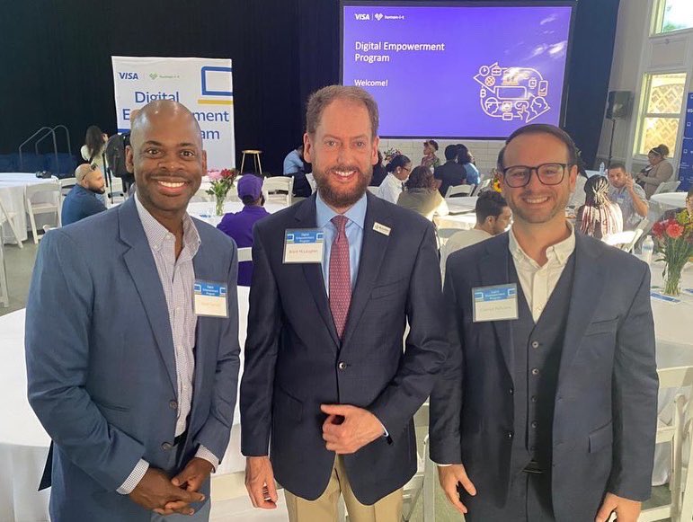 BranchesFL's tweet photo. Thank you to @visa for donating 650 Google Chromebooks to Branches’ families, students, financial coaching participants and more. Today @visa along with @human_i_t also hosted an event for a few of Branches’ Micro-Business owners to celebrate! #digitalempowerment https://t.co/rN5KBtxGpC