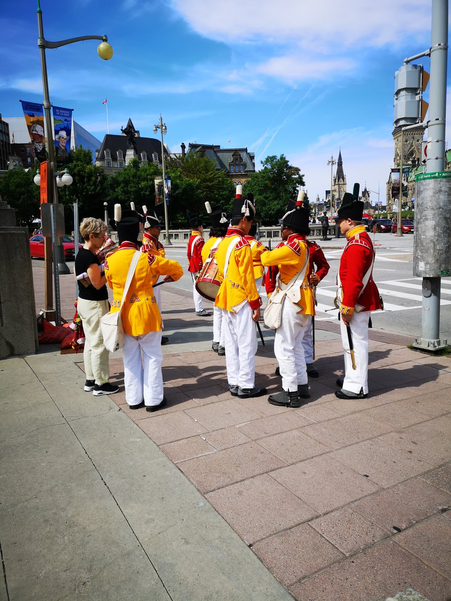 100thRegiment's tweet photo. A few pictures of a visit to the Ottawa Locks in early July.

#reenacting #warof1812 #canadianmilitaryhistory #history #livinghistorians #reenactment #livinghistory #britishempire #crownforces #Ottawa #Ontario #reenactor #napoleonic #100thregiment #fifeanddrum #drums #bugle https://t.co/oUtvjBfhlV