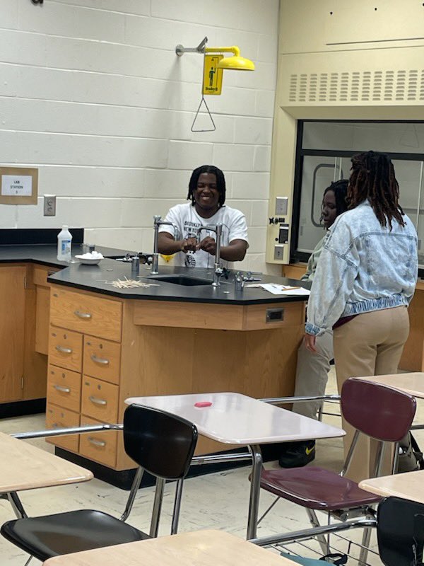 AAS_HCS's tweet photo. Ss in @JhileekJhileek AP Bio participated "the Toothpickase". They used their index fingers and thumbs to mimic how enzymes work in breaking substrates. #empoweringtomorrow #associateexperience @DLinnBwell @Toni_Collie @sheppard06 @shaykele78 https://t.co/LP2WPJtrvB