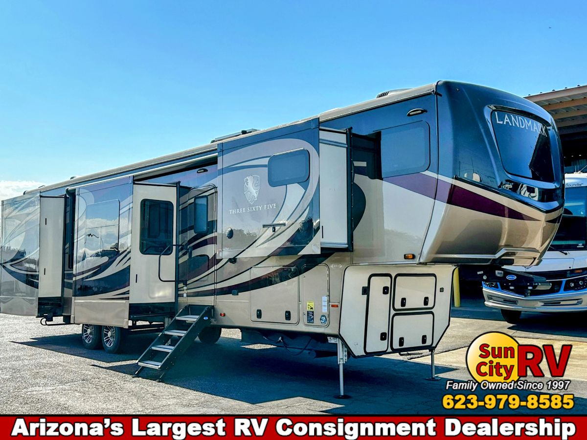 Sun_CityRV's tweet photo. Check out this #heartlandlandmark that we have now available! #rv #rvlife #rvliving #rvlifestyle #rvtour #rvfamily #camper #camperlife #campers #suncity #suncityrv #suncityaz #motorhomesales #arizona #phoenixarizona #glendaleaz #az #phx #phxaz #phoenixaz #peoriaaz #westvalleyaz https://t.co/kh2y7Wz6zm