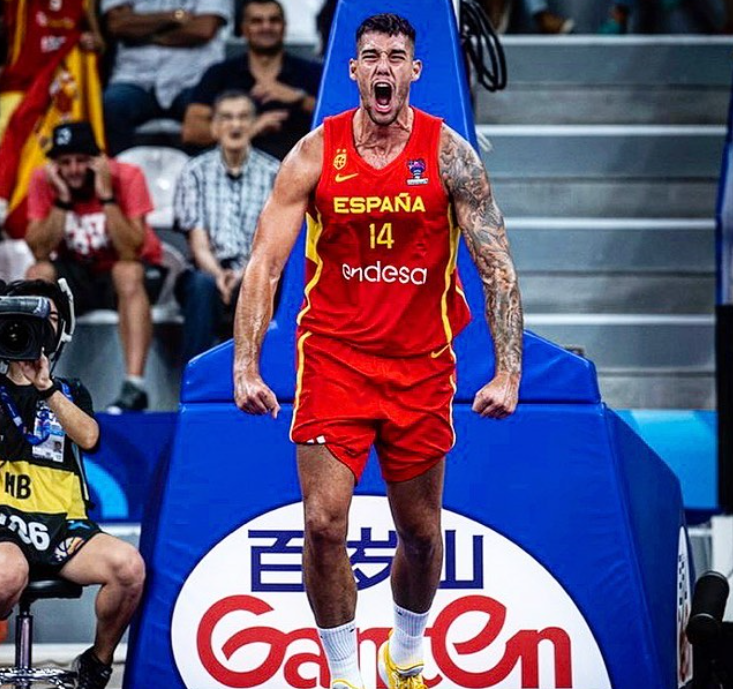 Si España gana esta noche a  Eslovenia, vamos a estar sorteando la camiseta de WILLY HERNÁNGOMEZ entre los que  deis RT y nos sigáis 

SUERTE 🤞🍀