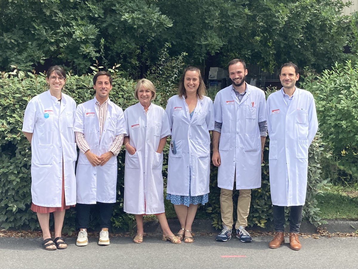 [#PHARMACIE #CLINIQUE] Le #patient au cœur de l'action des pharmacies ⚕️💊

Au <a href="/CHUBordeaux/">CHU de Bordeaux</a> l'équipe de pharmaciens, présente dans 15 services d'hospitalisation, veille à optimiser chaque étape du parcours de soins pour les patients

🔗 article complet: chu-bordeaux.fr/prog/openpage.…