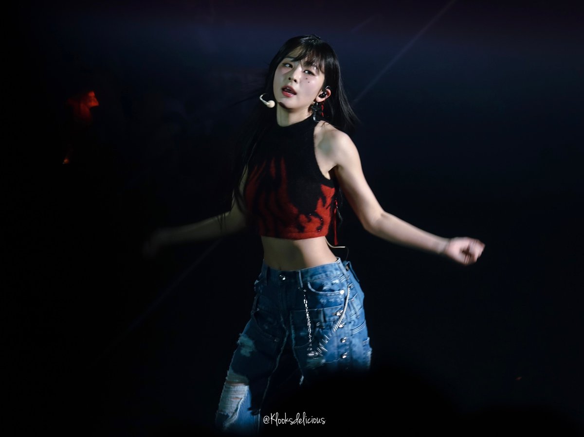 어둠 속에 댄서💃

>230402 R to V 콘서트
#슬기 #SEULGI