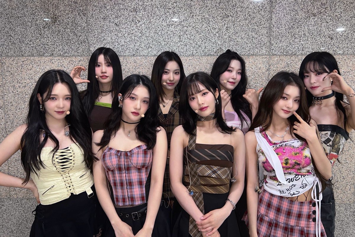 realfromis_9's tweet photo. [💌#fromis_9]
플로버☘️ 2023 세계스카우트 잼버리 K-POP 슈퍼라이브 잘 보셨나요?!
화려한 프롬이들의 반짝이는✨ #menow
전부 좋아 이대로 좋아💓

#프로미스나인 https://t.co/OJanP4d0MN