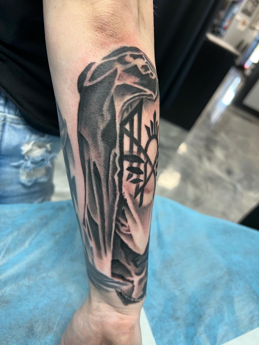 xdeathsimage's tweet photo. @Sleep_Token he’s finished 🫶🏻

My artist is r_sean_mcgarry on Insta, at American Tattoo Society in Fayetteville NC

#sleeptoken #vessel #sleeptokenvessel https://t.co/MiASL5JunT