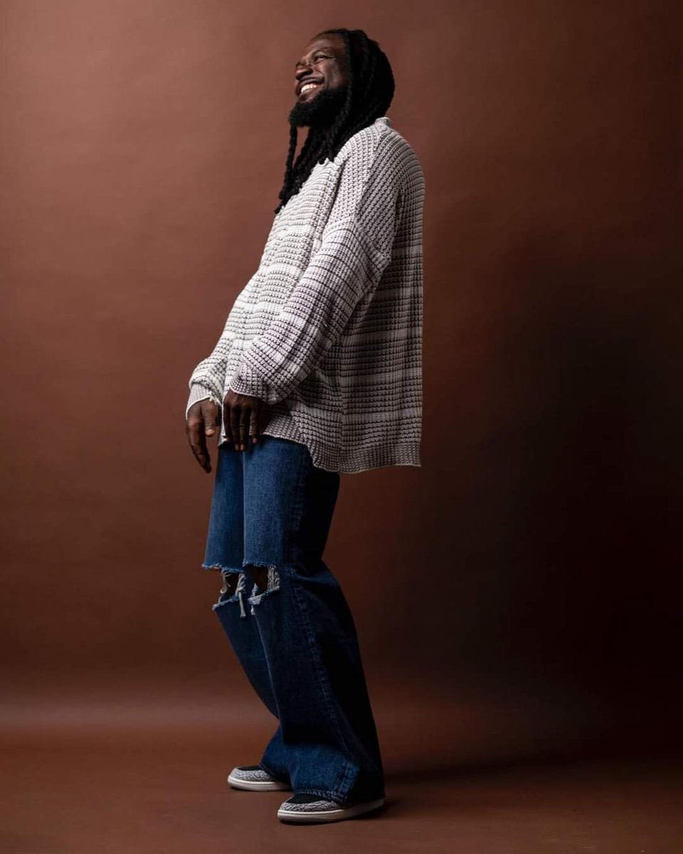 AffulHetty's tweet photo. Not your average graduate...wait for the music - Samini tells fans on Facebook. https://t.co/ZxnZp9Dmlv