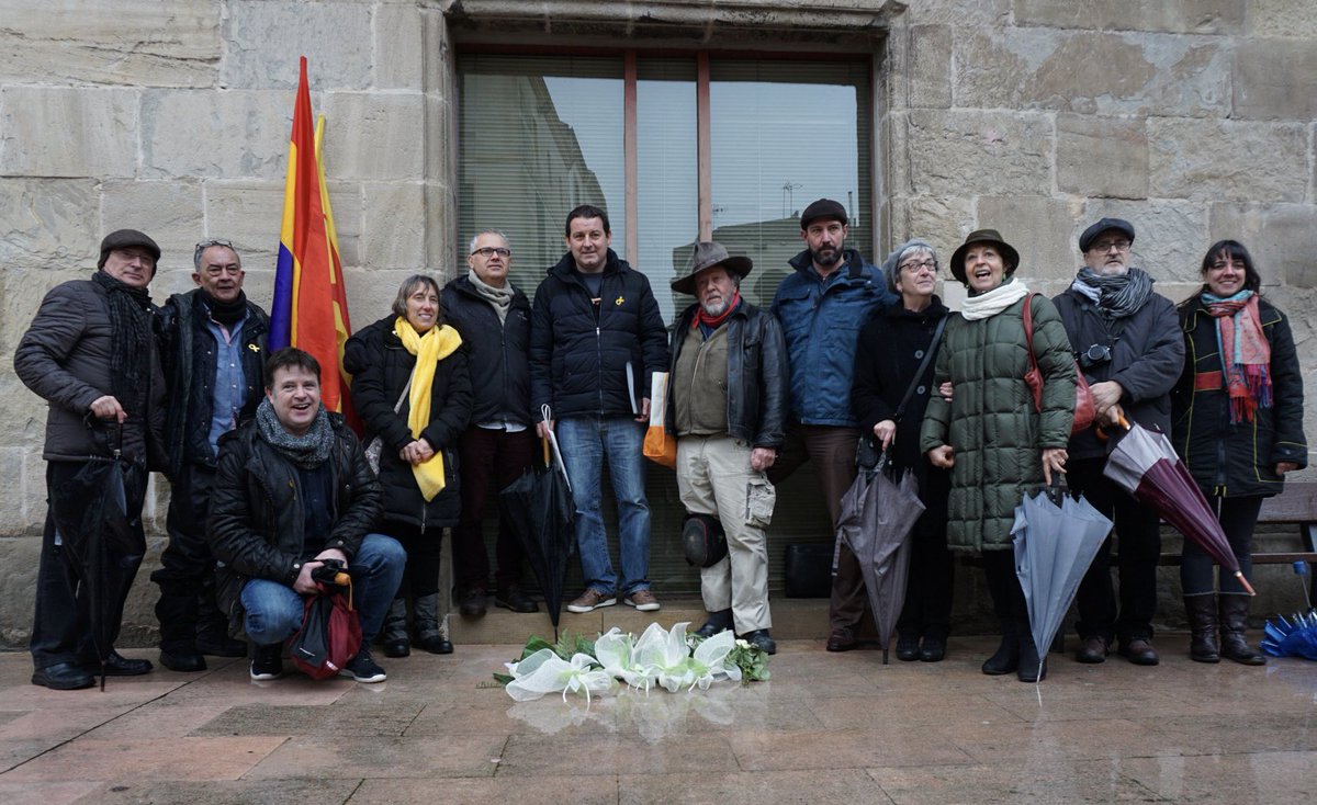 Espitllera's tweet photo. Avui hem perdut a la Maria Teresa Salat i Noguera, sòcia d’@Espitllera des dla seva fundació. El nostre més sincer condol a la família i amics.

“Que l'art t'acompanyi mes enllà de la volta dels estels i a l'Arcadia et rebin amb una rosa als llavis”. 
Ferran Bacardit

In memoriam https://t.co/WruVZj7J0e
