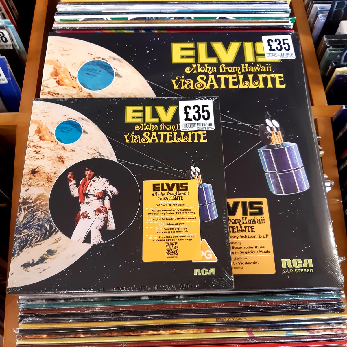 FOPPofficial's tweet photo. NEW MUSIC FRIDAY
• @KTTunstall & @Suzi_Quatro - #FaceToFace
• #BonniePrinceBilly - #KeepingSecretsWillDestroyYou
• @HollieCook - #HappyHour In Dub
• @ElvisPresley - #AlohaFromHawaiiViaSatellite
#gettofopp #vinyl #vinylrecords #CD #elvispresley https://t.co/lumCr2hSWg