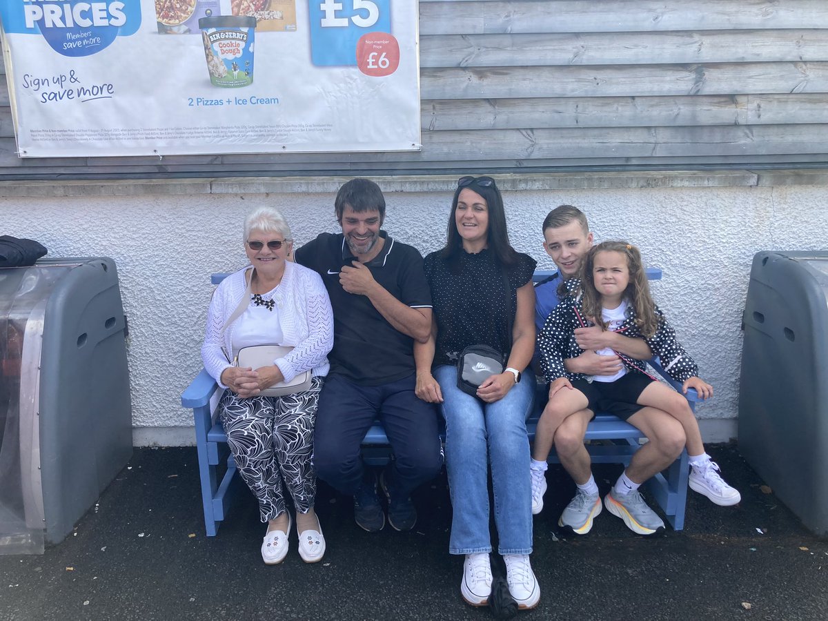 EmmaEmmaferg's tweet photo. Stewart’s bench in pride of place outside #aberfoyle @coopuk
Thank you to Aberfoyle Village People and the Repair Cafe for restoring the bench to it’s former glory.
#ItsWhatWeDo #localgamechangers https://t.co/PueCVQC96C